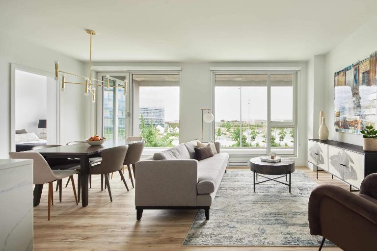 2 CH - 2 SDB - Montréal - $3,245 /mo