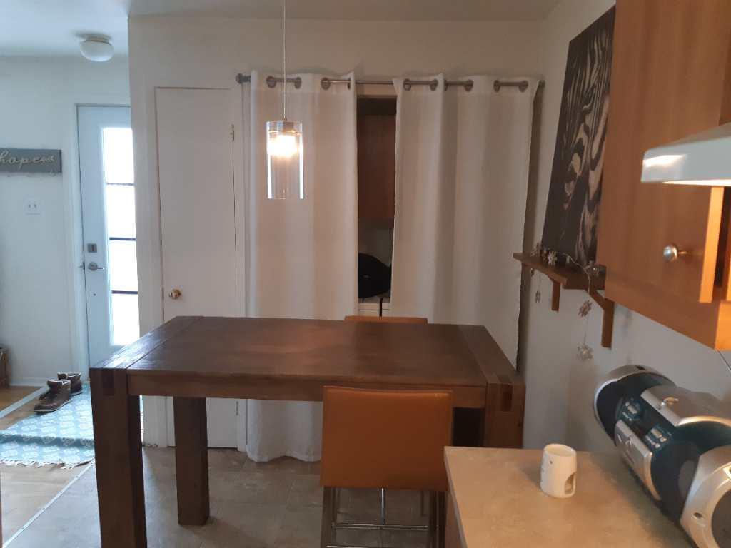 grand 3 1/2 Longueuil, disponible maintenant!