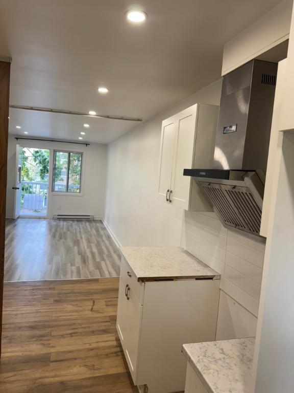 Appartement 4½ à louer Rosemont | 2 chambres | Métro | Stationnement | Libre