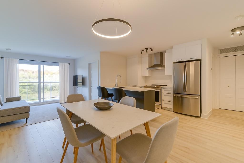 Condo 5 1/2 - À Louer !