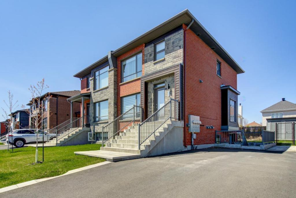 À louer / Maison de ville Longueuil (Le Vieux-Longueuil) (Montérégie
