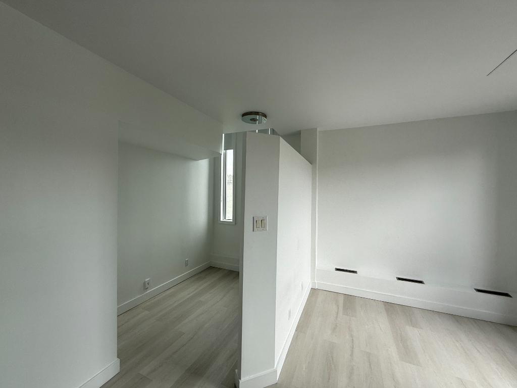 Penthouse-Style 1-Bedroom – $1,395/Month – Mont-Royal Views
