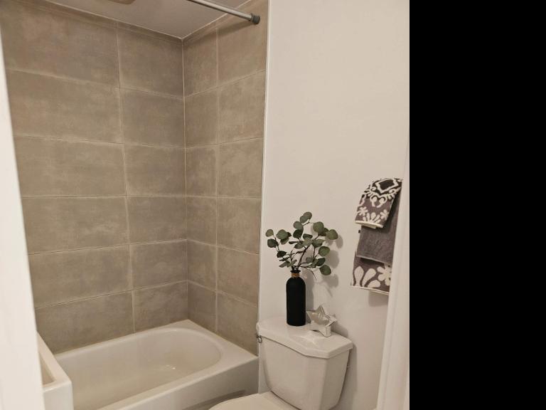 2 CH - 1 SDB - Montréal - $1,544 /mo