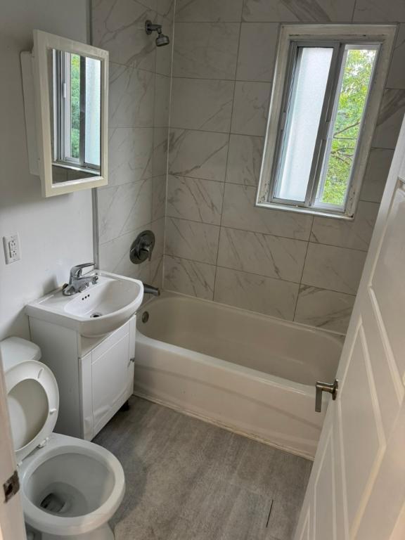Appartement 4½ à louer Rosemont | 2 chambres | Métro | Stationnement | Libre