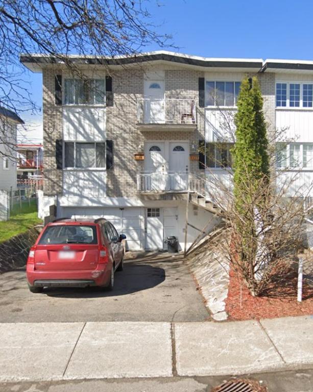 Appartement 5 1/2 - à Laval