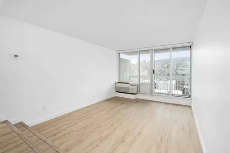 1 room apartment of 61m² in Montreal