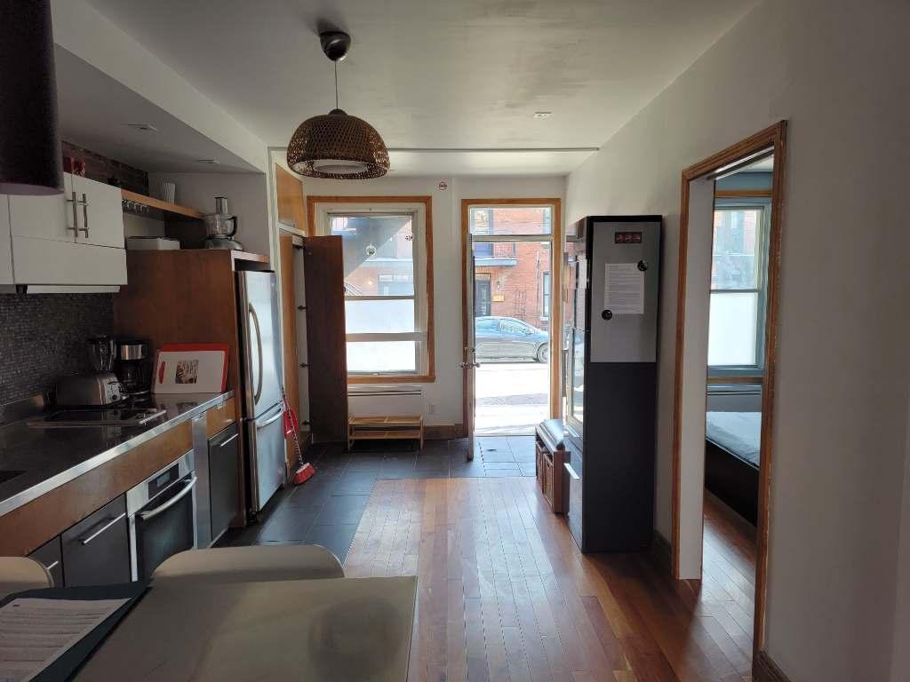 TRÈS BEAU 4 ½ MEUBLÉ ET ÉQUIPÉ avec BALCON et JARDIN – PLATEAU MONT-ROYAL