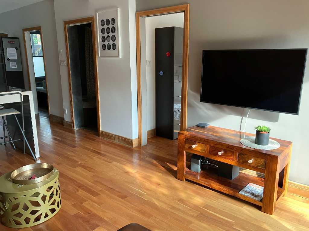 TRÈS BEAU 4 ½ MEUBLÉ ET ÉQUIPÉ avec BALCON et JARDIN – PLATEAU MONT-ROYAL