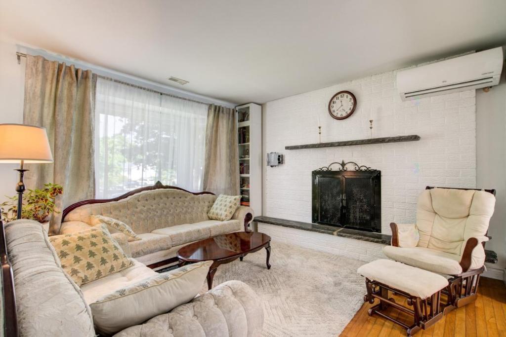 Maison à louer 5 chambres dans un rond-point à Boisbriand