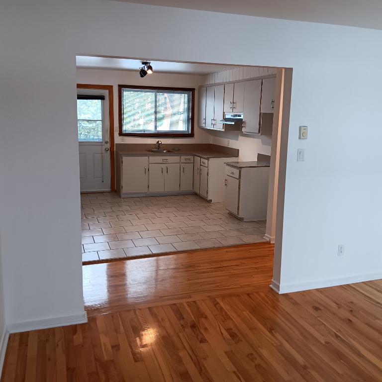 4 1/2 pièces, Rue Lamarre, Vieux-Longueuil (près centre Jacques-Cartier), 1er octobre