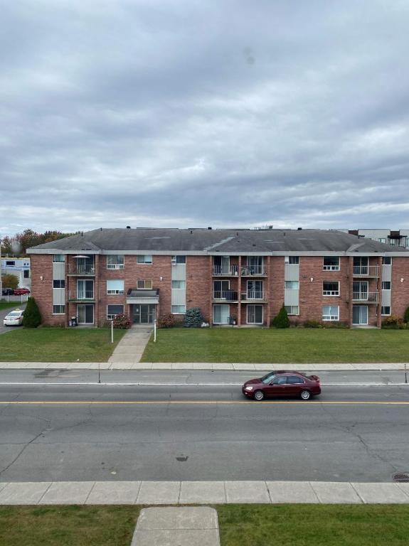1 CH - 1 SDB - Granby - $1,145 /mo