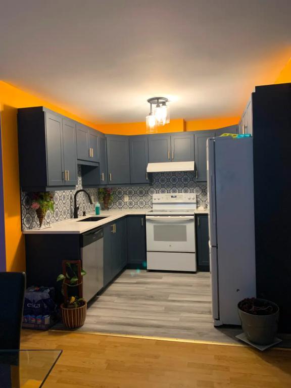 Appart. 5/12 situe au Plateau/Hull, $1950 par mois disponible pour le 1er Octobre