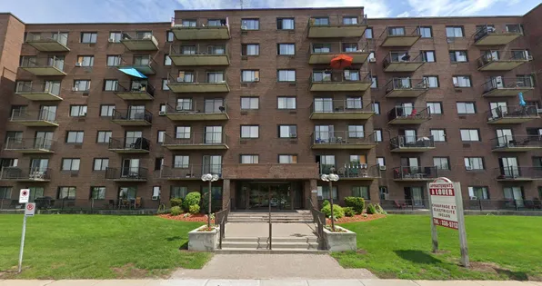 1 room apartment of 53m² in Montreal