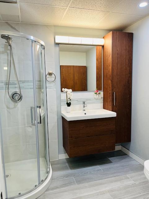 Duplex à louer, 2 Salles de Bain, Terrasse, 100% renové!
