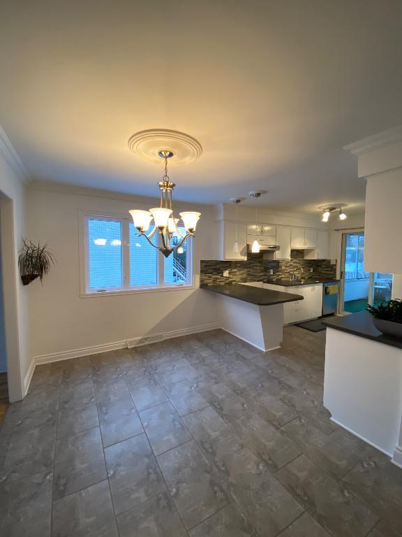 Voici au beau grand 5 pièces, lumineux très propre.