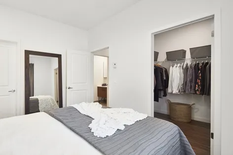 1 room apartment of 126m² in Laval (administrative region)