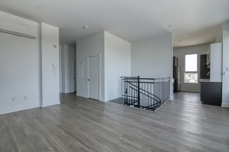 2 rooms apartment of 213m² in Montreal
