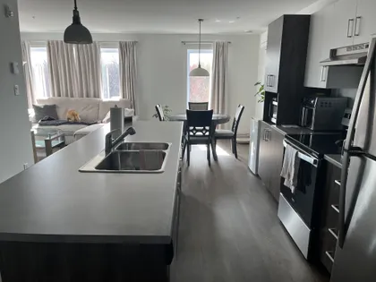 4 rooms apartment of 120m² in Longueuil
