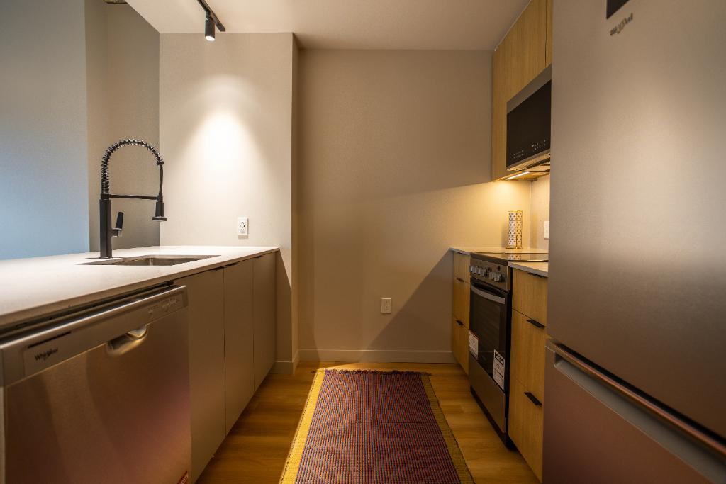 4 1/2 APPARTEMENT MEUBLÉ À LOUER