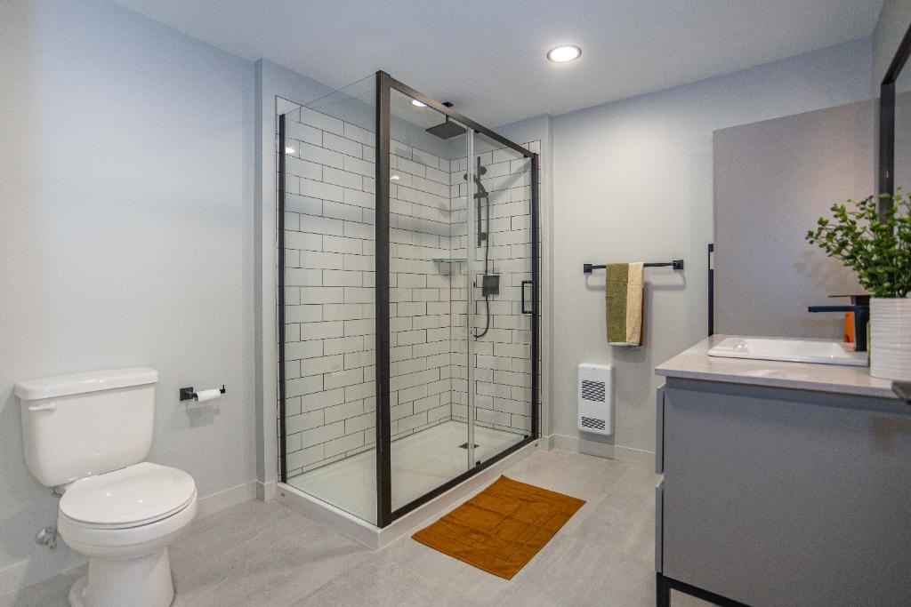 4 1/2 APPARTEMENT MEUBLÉ À LOUER