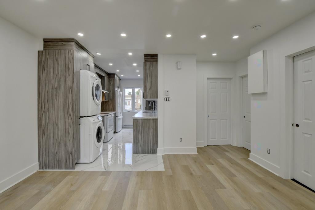 1ST MONTH FREE — FULLY RENOVATED