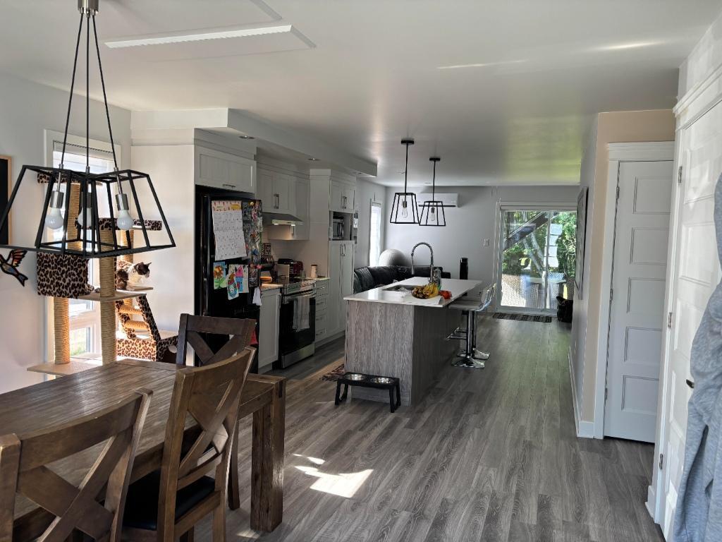 *Condo haut de gamme à St-Jérôme 5 1/2*