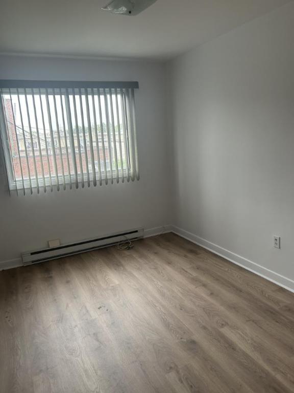 5 1/2 - Montréal (Saint-Michel) - 2 000 $/mois