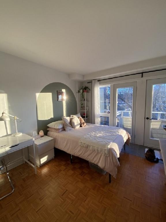 2 ET DEMI DISPONIBLE LE 1ER FÉVRIER 2026