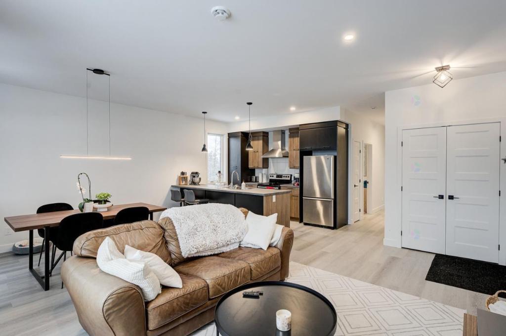 Grand 4 1/2 à louer à Cowansville