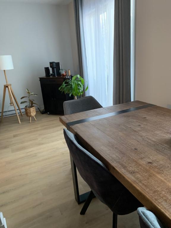 4 ET DEMI DISPONIBLE LE 1ER MARS 2026