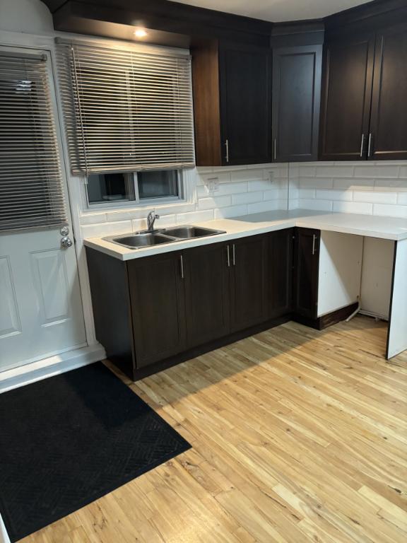 À Louer – Appartement 5 ½ Rénové à Montréal (Près du metro Langelier)