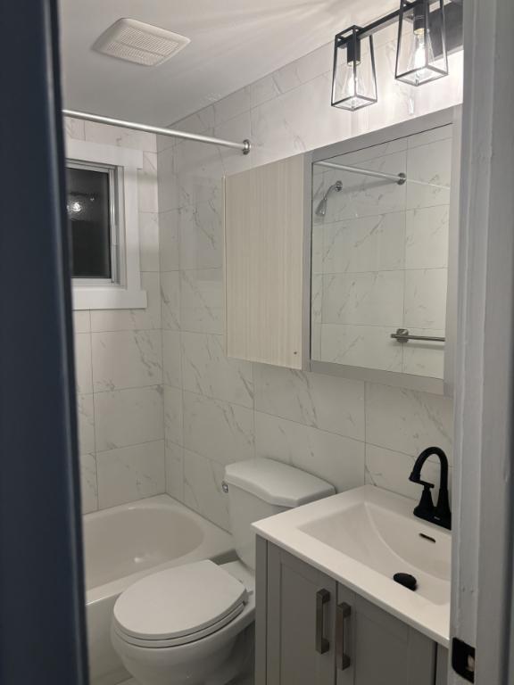 À Louer – Appartement 5 ½ Rénové à Montréal (Près du metro Langelier)