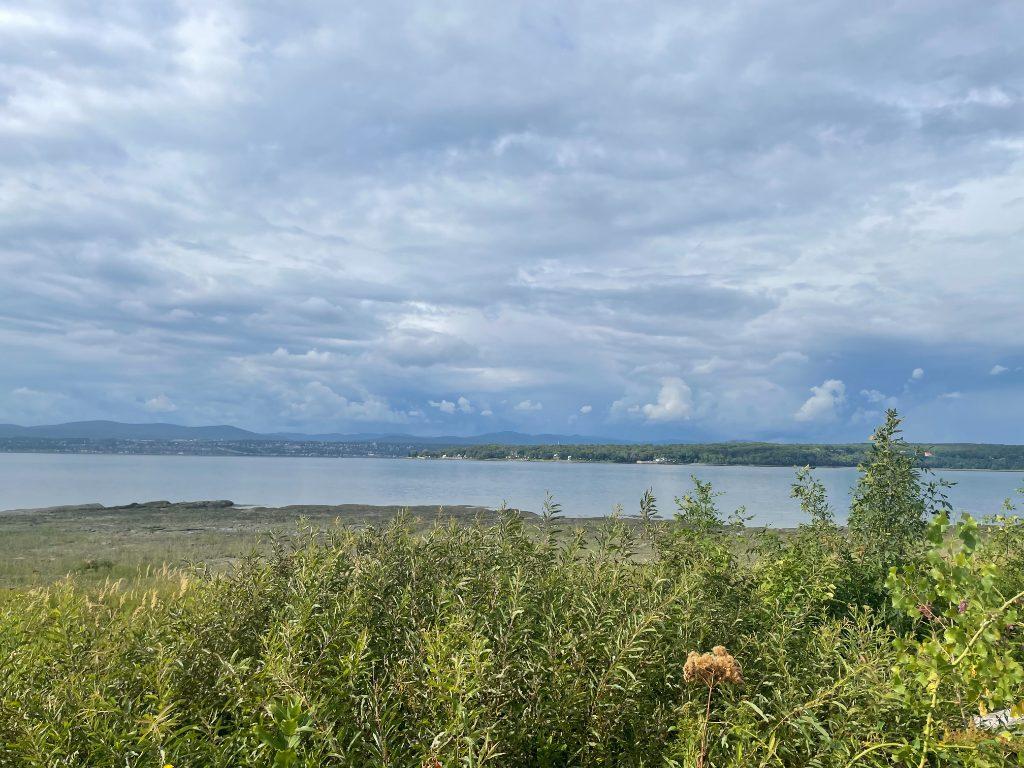 MAISON À LOUER, BORD DU FLEUVE