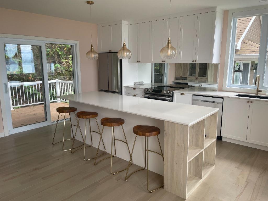 MAISON À LOUER, BORD DU FLEUVE