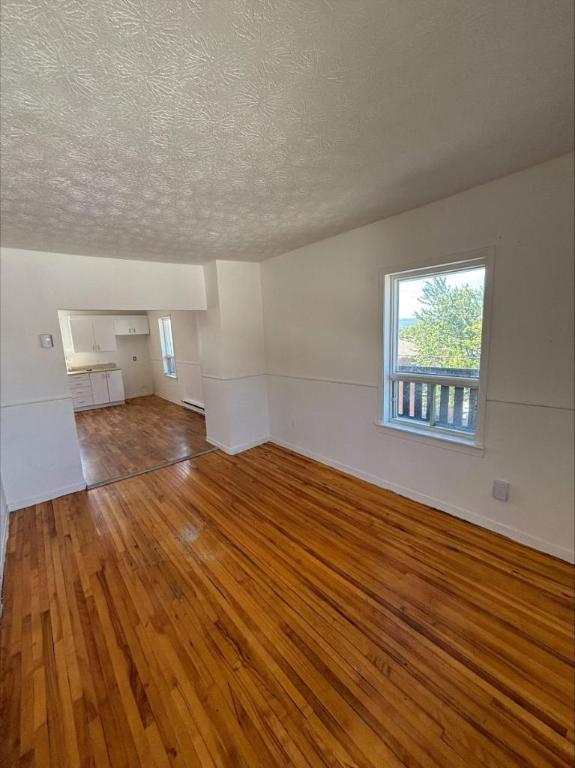 2 CH - 1 SDB - Windsor - $975 /mo