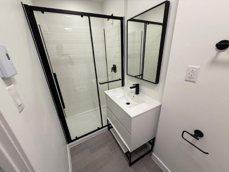 2 CH - 1 SDB - Montréal - $1,595 /mo