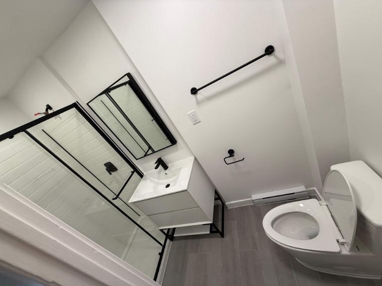 2 CH - 1 SDB - Montréal - $1,595 /mo