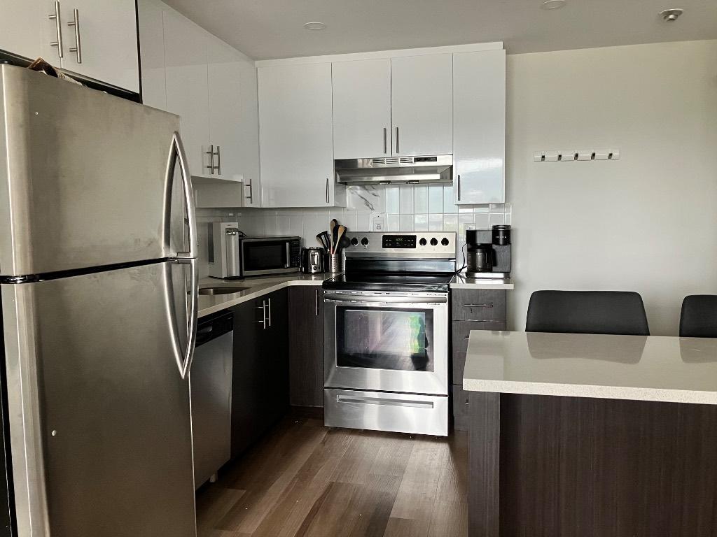 Plateau – 4 ½ lumineux & rénové / Bright & renovated – Octobre