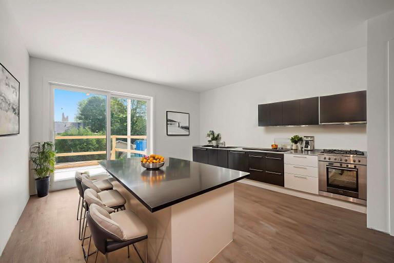 4 CH - 1 SDB - Sherbrooke - $1,850 /mo