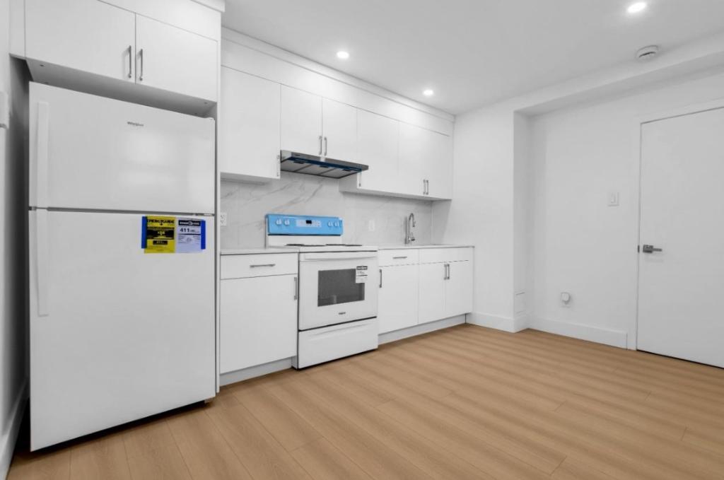 Cote St Luc 1 bed 1 bth Apartment for rent immediate occupancy