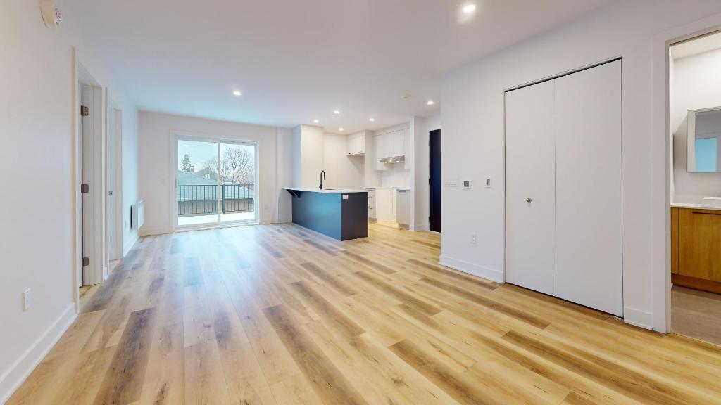 5½ à louer à Laval | 2 SDB | GARAGE | INTERNET | ASCENSEUR | RANGEMENT | 1er décembre 2025