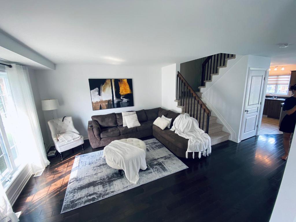 Semi Détaché à Louer Totalement repeint