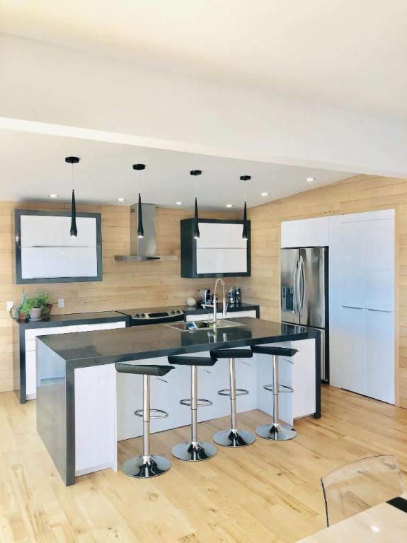 5 CH - 2 SDB - Terrebonne - $3,950 /mo