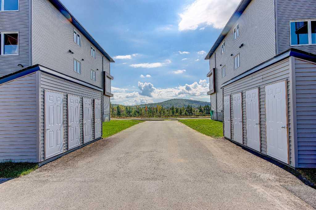 TRÈS BEAU 6 1/2 - LIBRE IMMÉDIATEMENT!