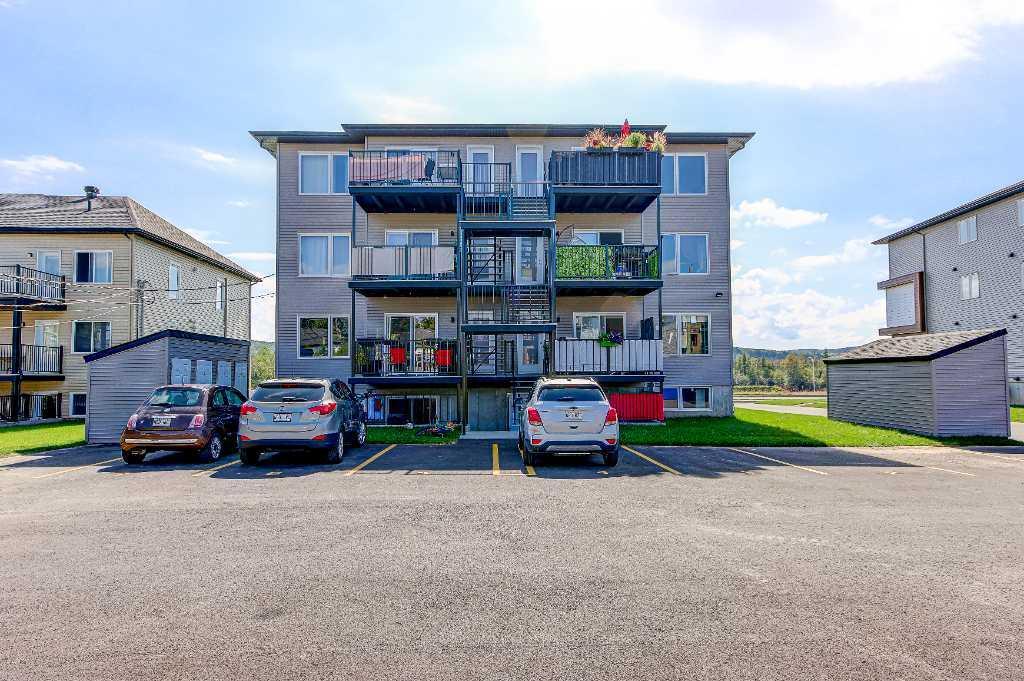 TRÈS BEAU 6 1/2 - LIBRE IMMÉDIATEMENT!