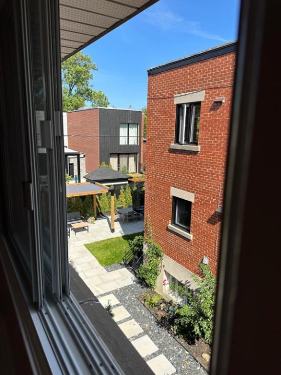 Grand 5 1/2 - Étage supérieur - lumineux, confortable, élégant