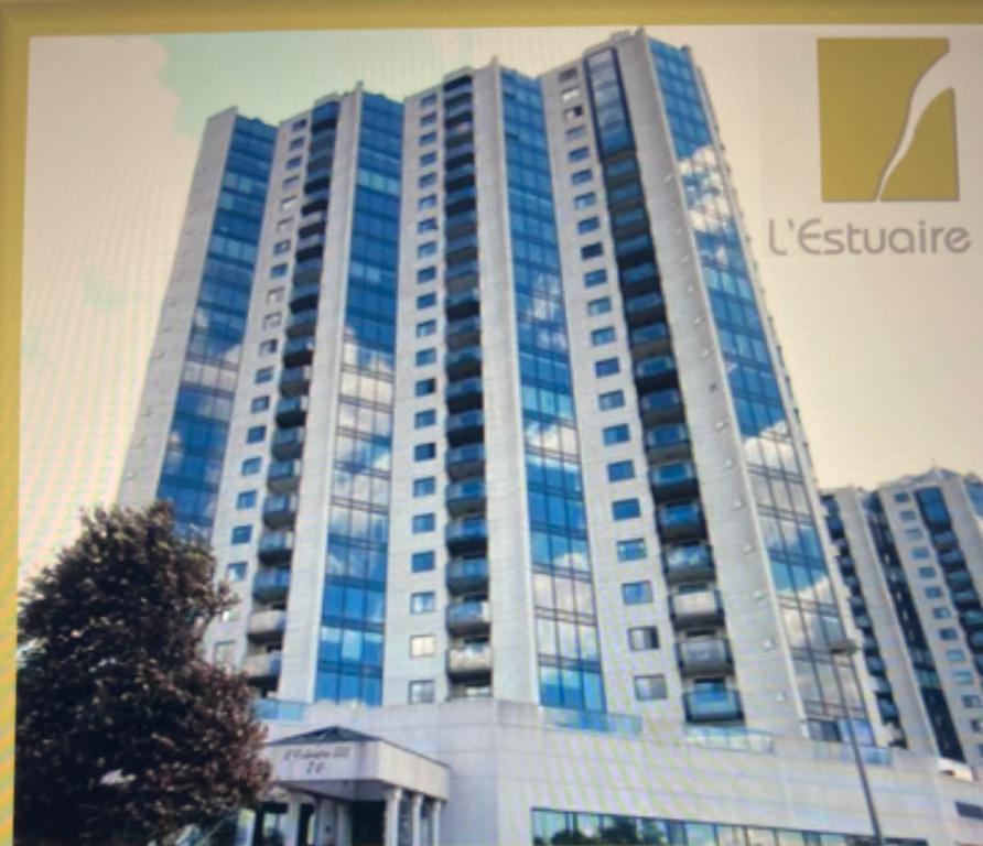 CONDO DE PRESTIGE À LOUER