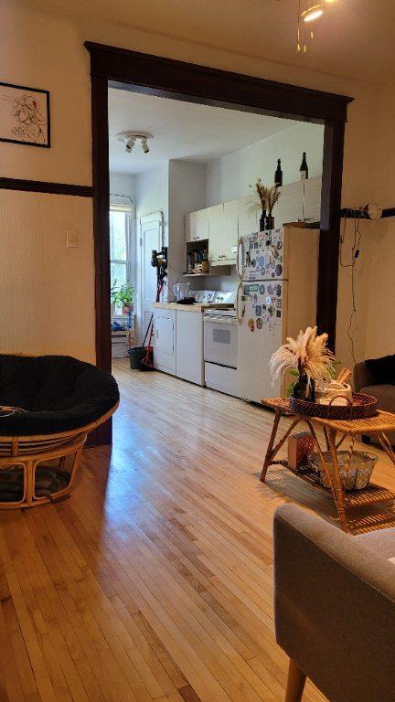 1 chambre double sur le Plateau - électros inclus