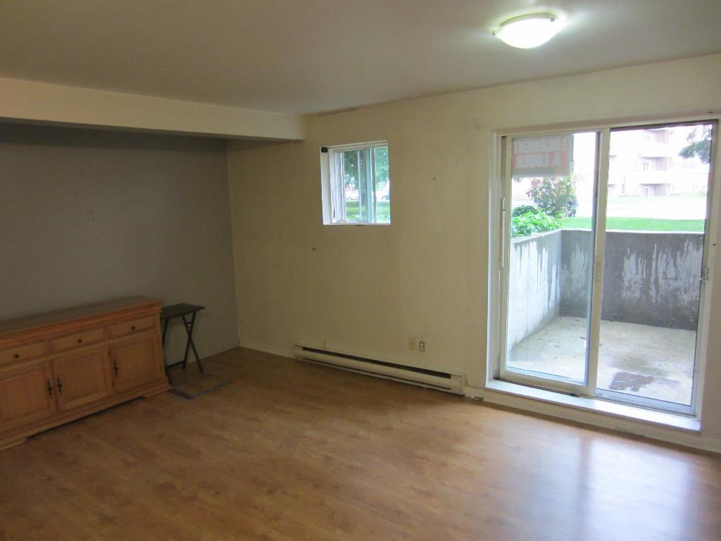 1 1/2 libre maintenant à Sainte-Catherine (Rive-Sud de Mtl)