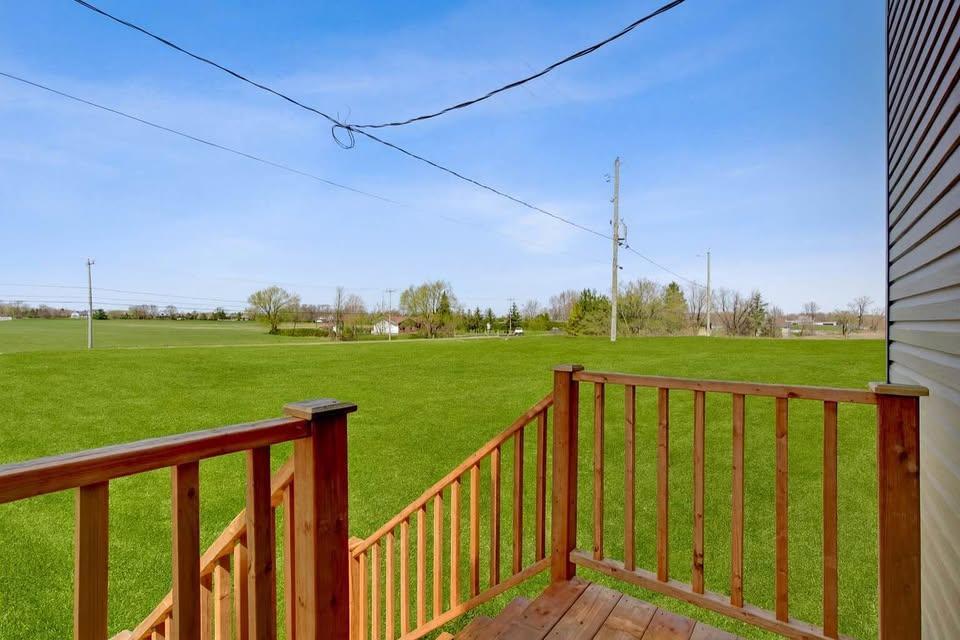 Vaste 61/2 sur 2 étage, style semi-détaché ! NEUF! Mars 2025, Cour privé